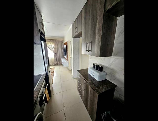 2 BEDROOM APARTMENT FOR SALE IN FLEURHOF